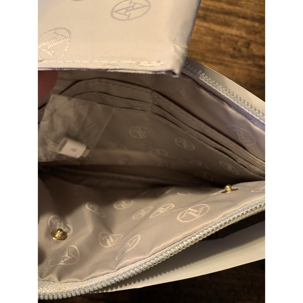 New Adrienne Vittadini Apple Others Phone Charging Wallet Wristlet Gray - Picture 8 of 11